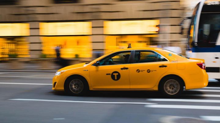 Service de taxi disponible 24 heures sur 24